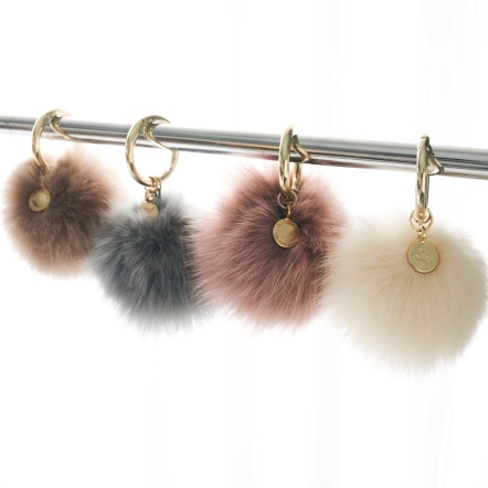 BUBBLE 毛球金屬環掛飾 - 淡拿鐵/象牙灰 ( 209-489 )